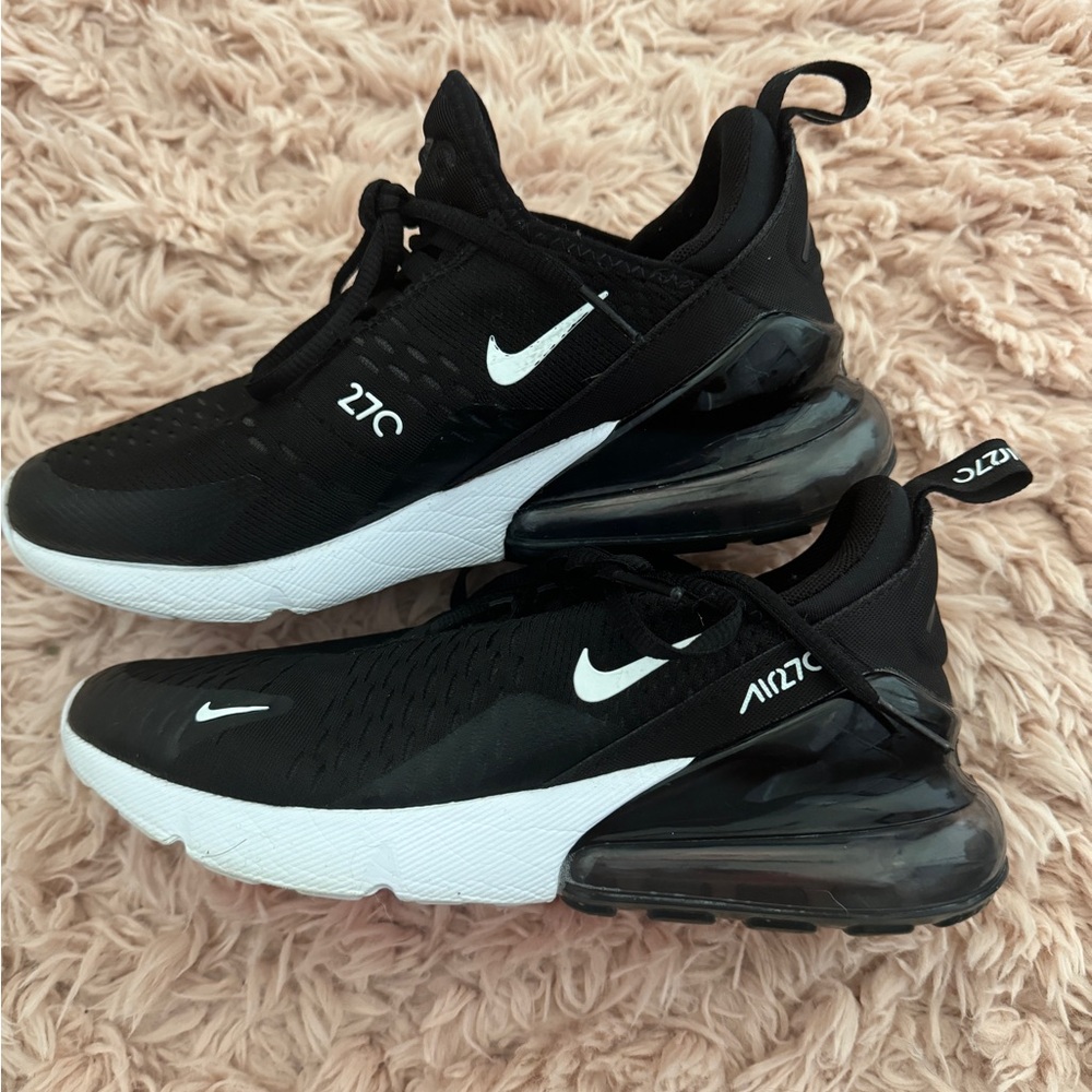 Nike black 270s Women/Youth
